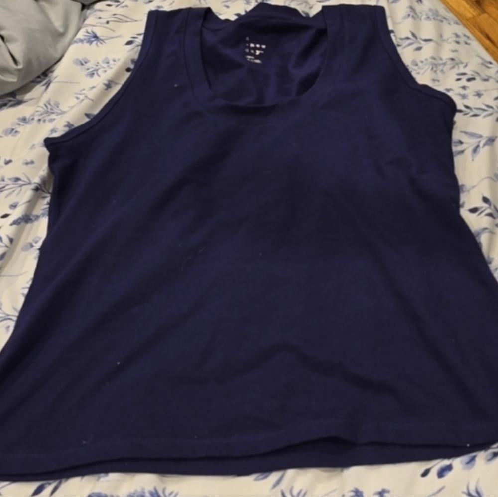 ❤️5/$25 Nwot Navy Blue Tank